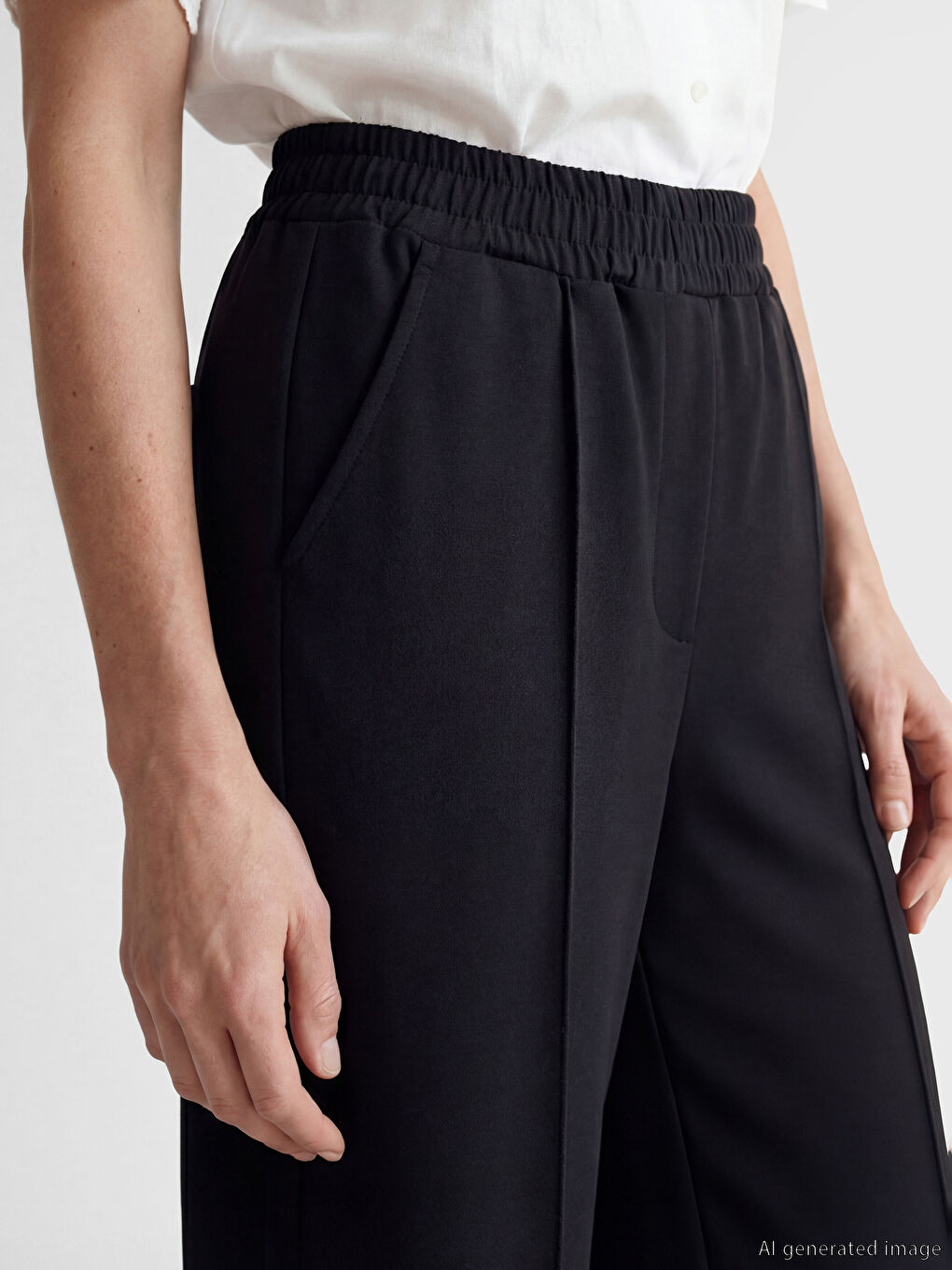 Siyah Beli Lastikli Geniş Paça Kadın Pantolon-3