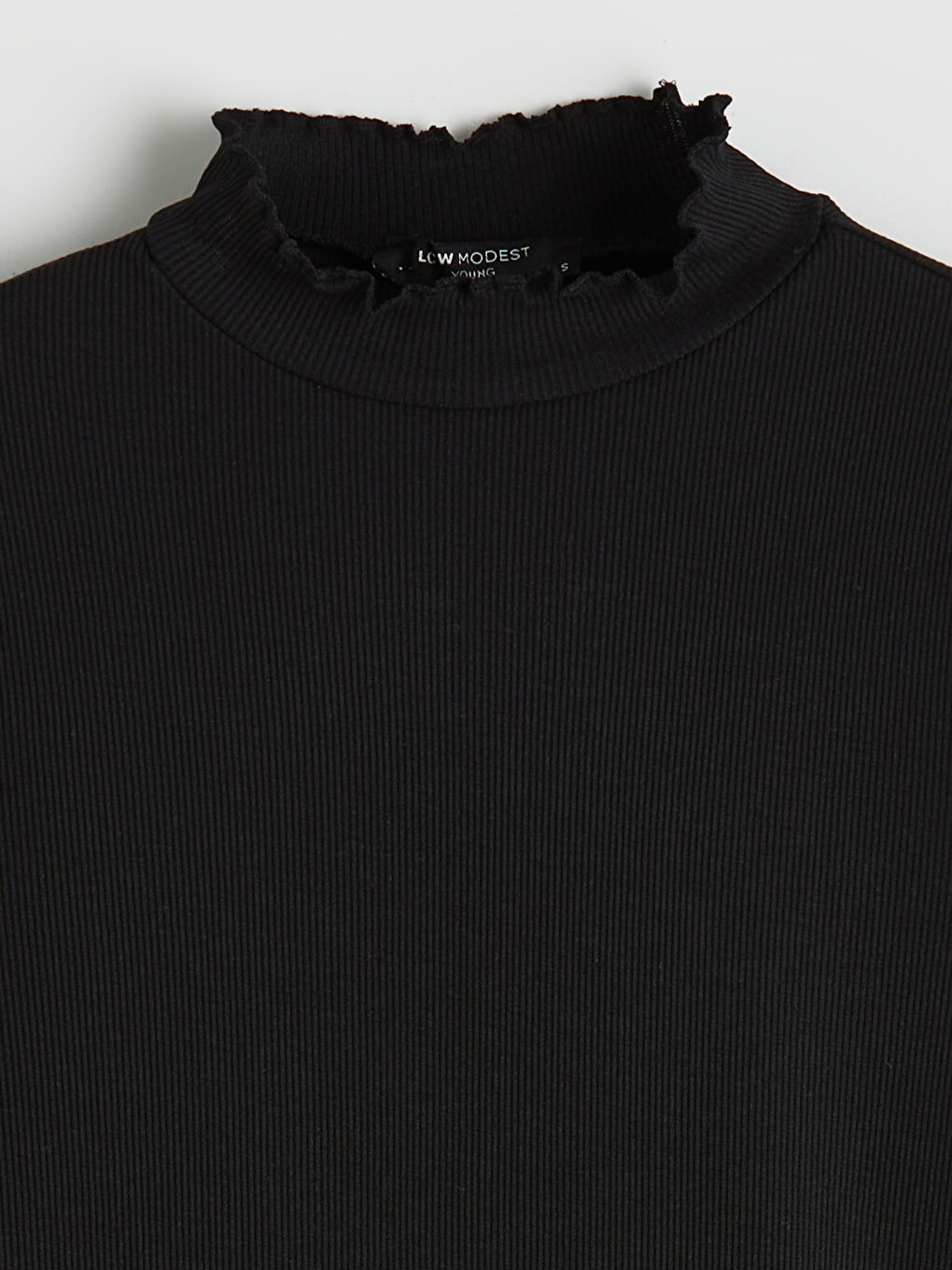 Siyah Fırfırlı Dik Yaka Kadın Body-1