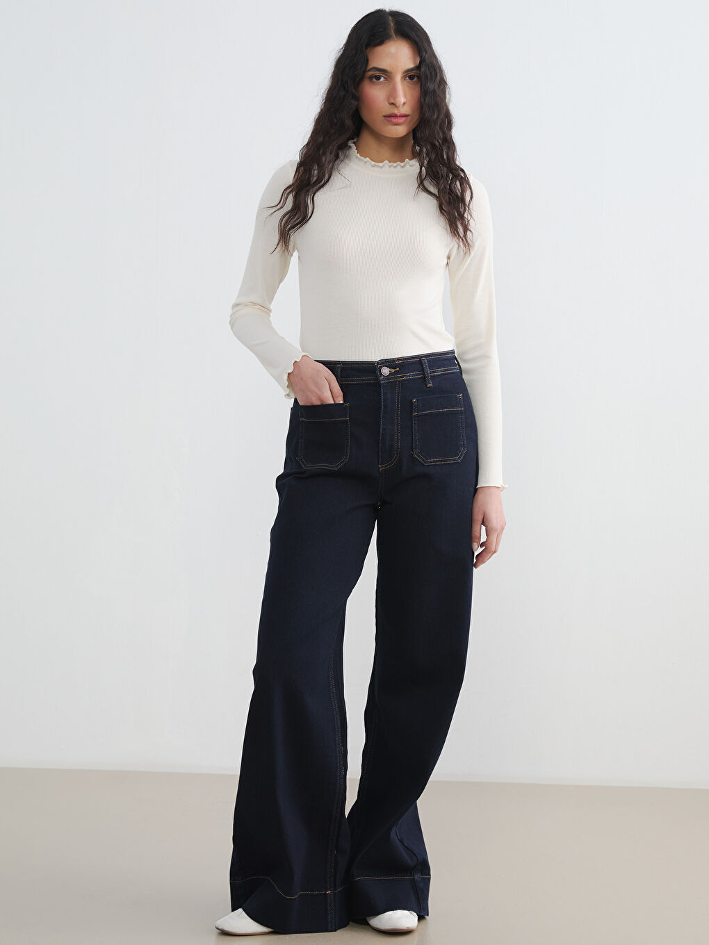 Ekru Fırfırlı Dik Yaka Kadın Body-1