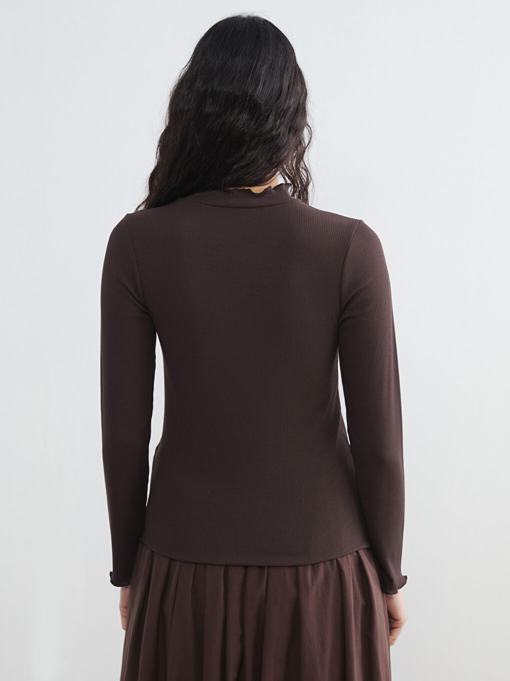 Kahverengi Fırfırlı Dik Yaka Kadın Body-3