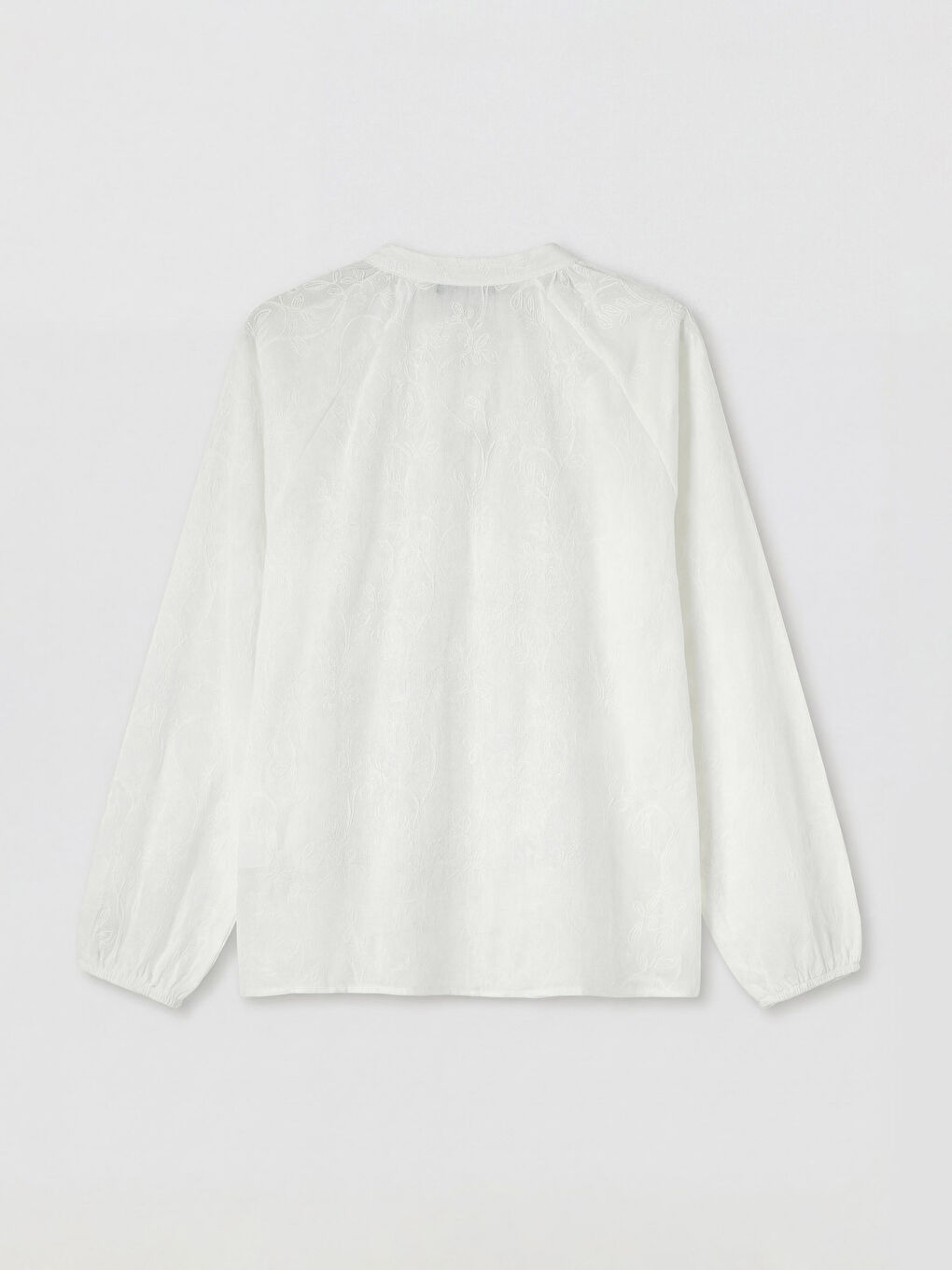 Ekru Bağlamalı Yaka Nakışlı Bluz-1