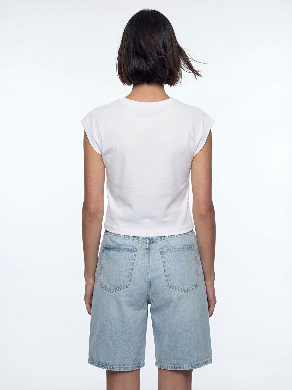 Beyaz Bisiklet Yaka Kadın Crop-3