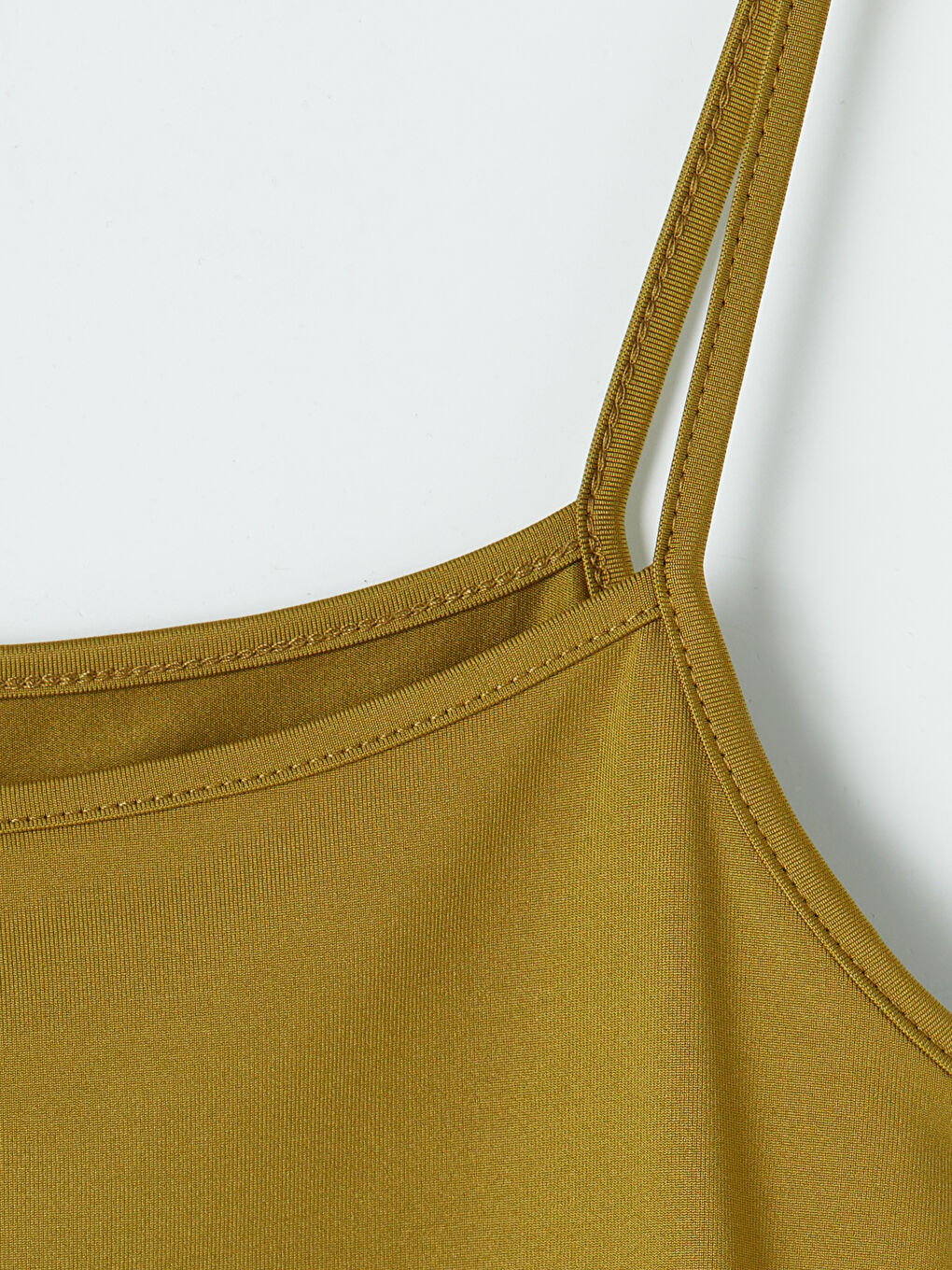 Yeşil U Yaka İp Askılı Kadın Atlet-2