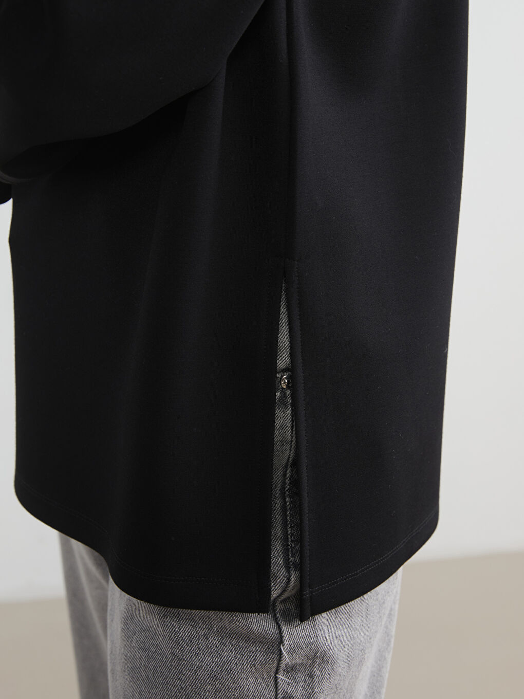 Siyah Bisiklet Yaka Soft Touch Kadın Sweatshirt Tunik-2