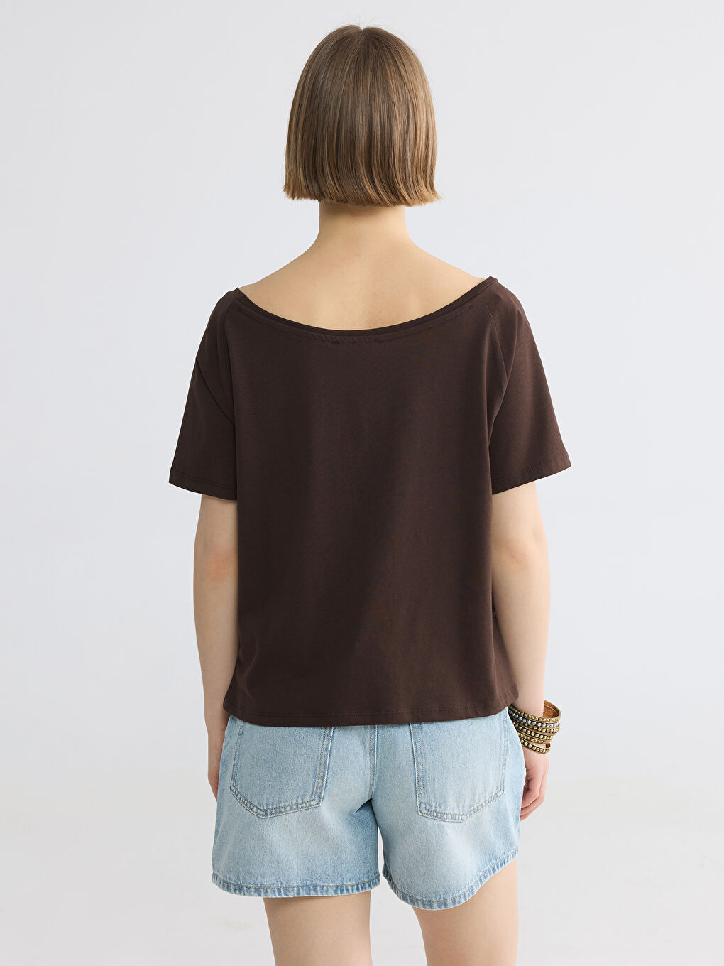 Ženska majica sa širokim izrezom i štampom-3