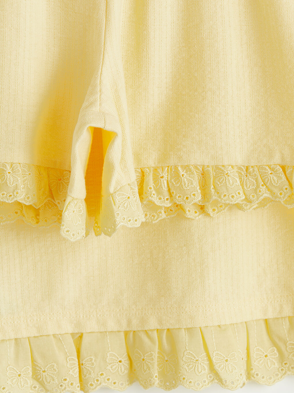 Sarı Fırfırlı ve Fiyonk Aplikeli Kız Çocuk Bluz ve Şort-5