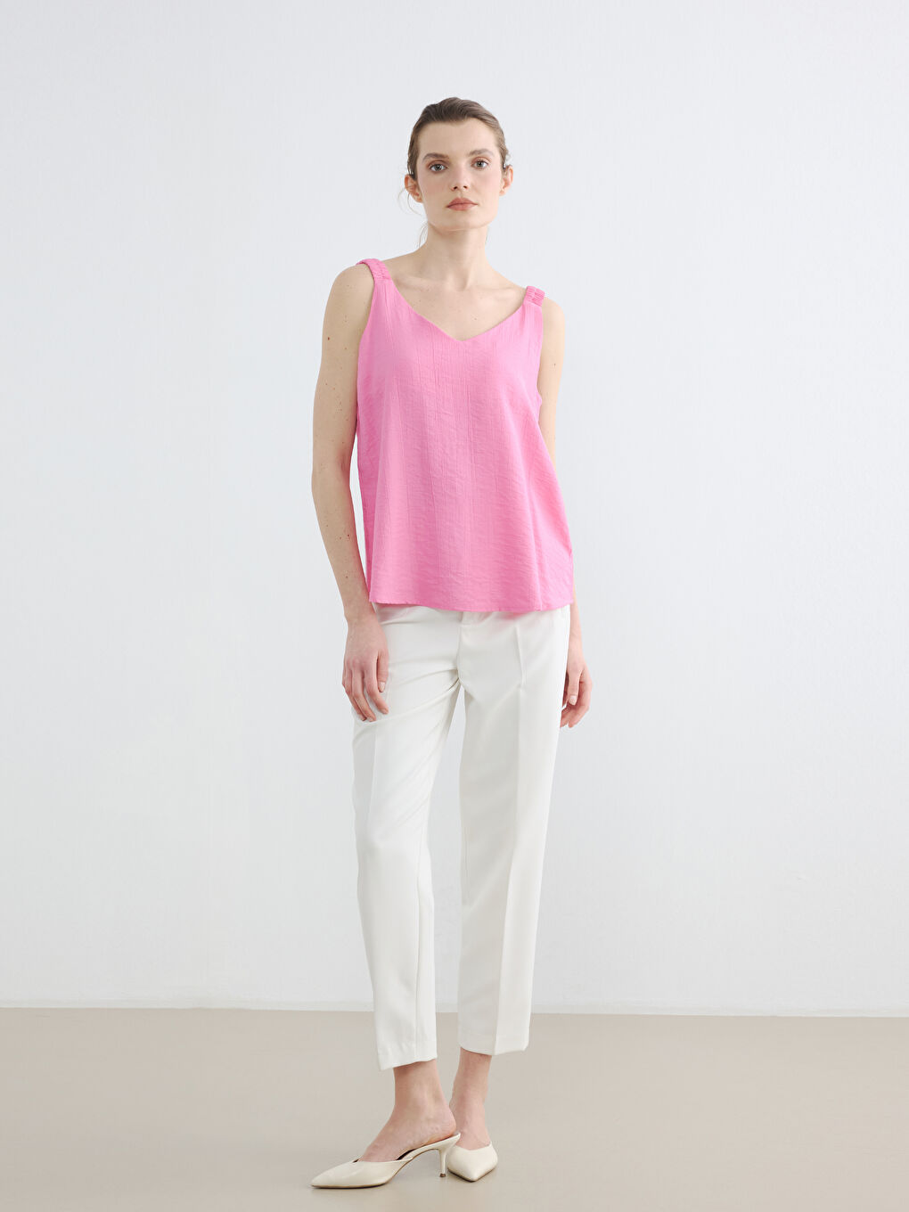 Blouse Texturée Froncée à Encolure en V-1