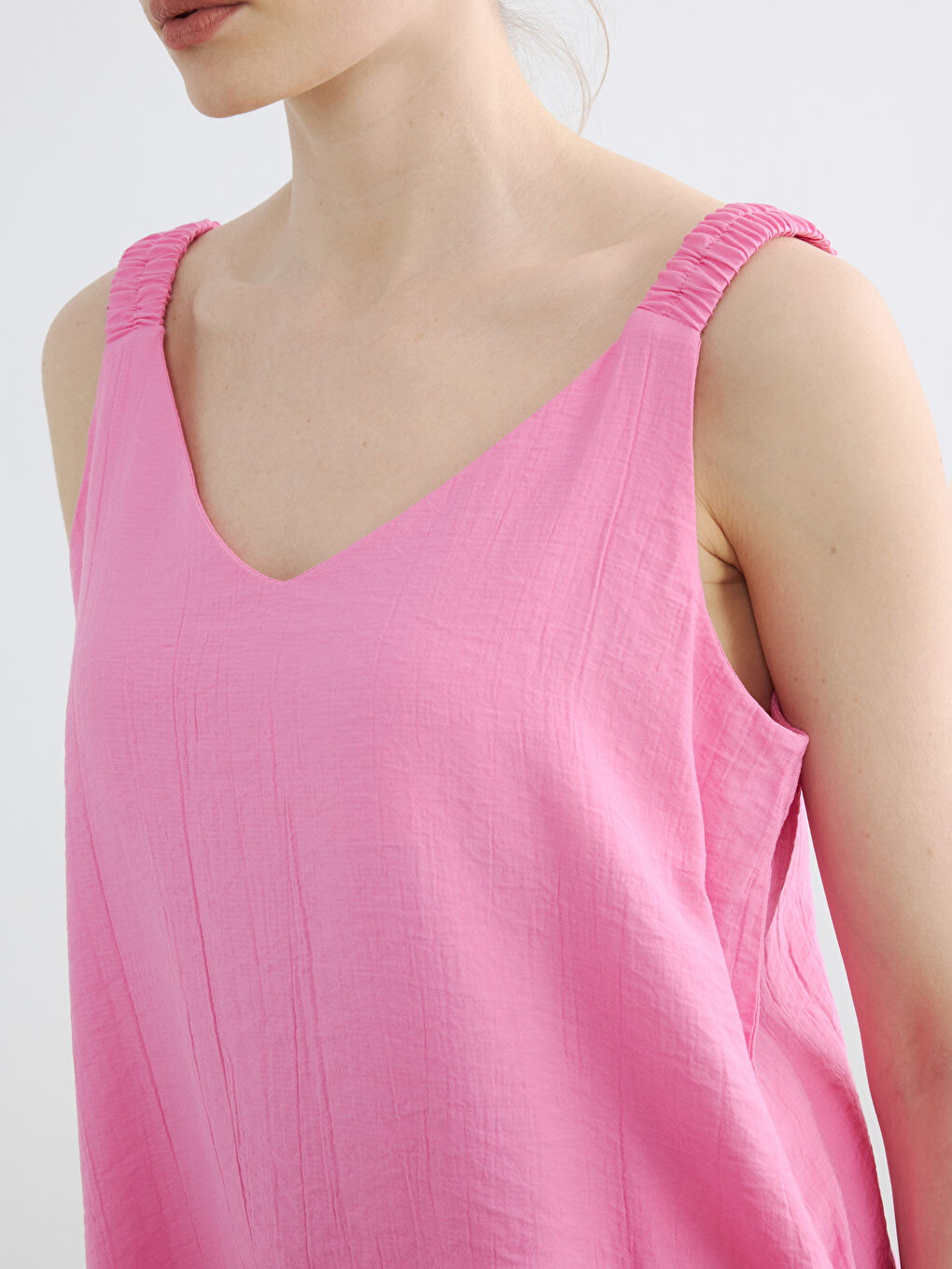 Blouse Texturée Froncée à Encolure en V-2