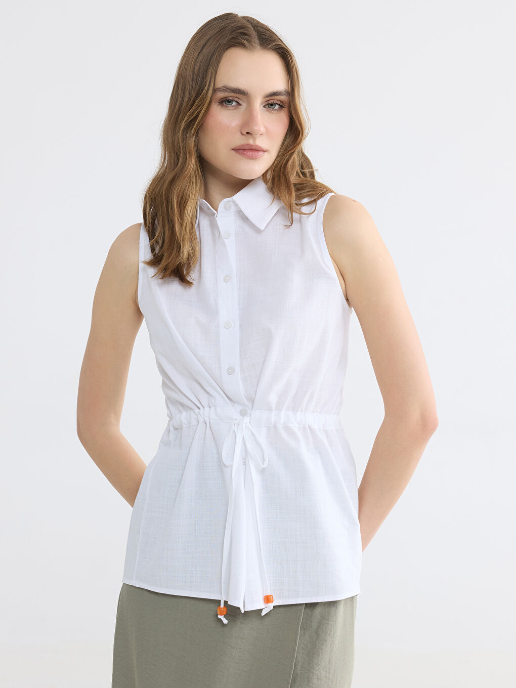 Beyaz Büzgülü Kadın Gömlek