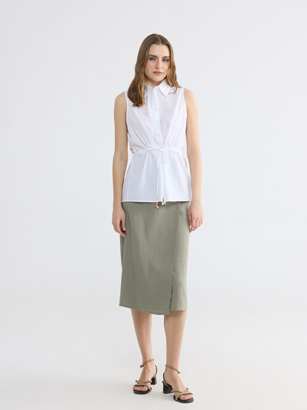 Beyaz Büzgülü Kadın Gömlek-1