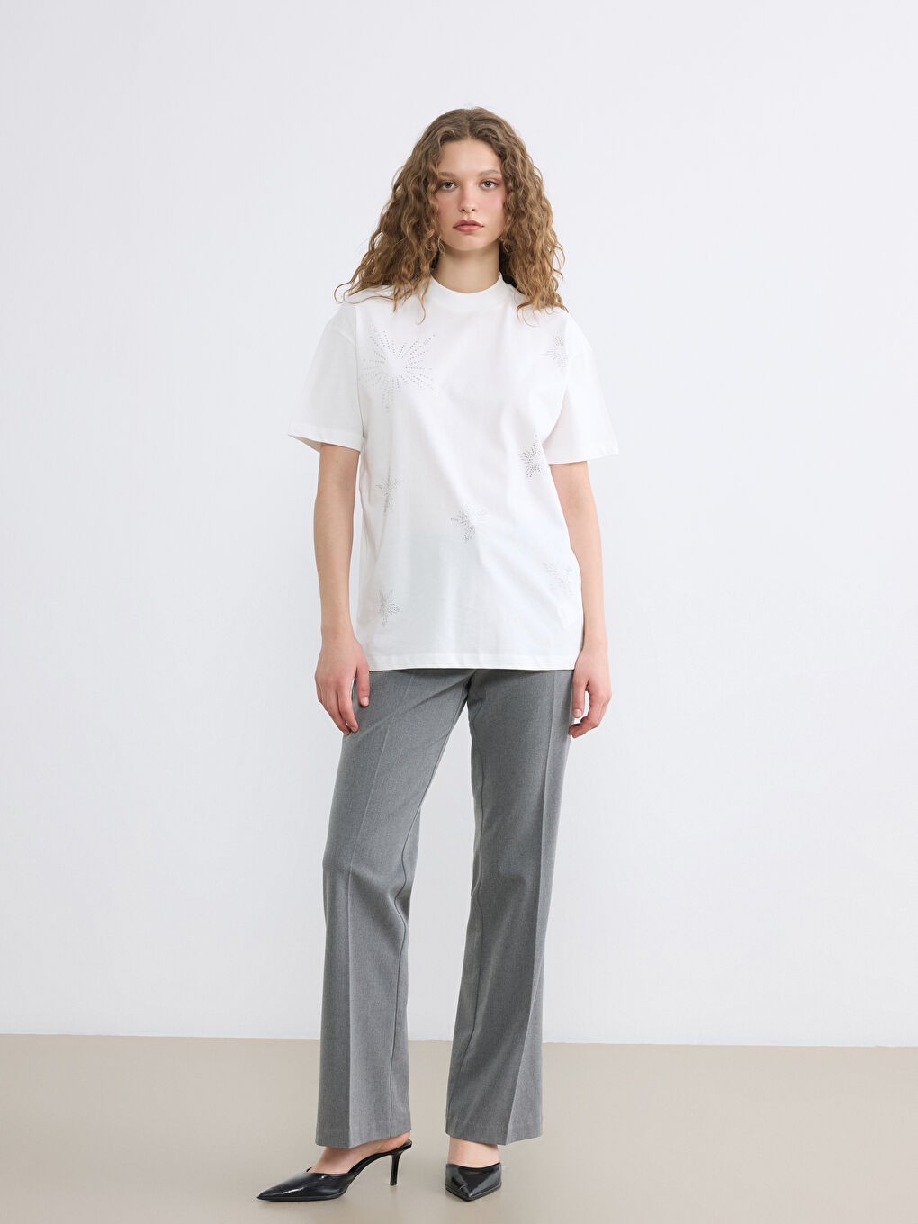 Beyaz Bisiklet Yaka Taşlı Kadın Tunik-1