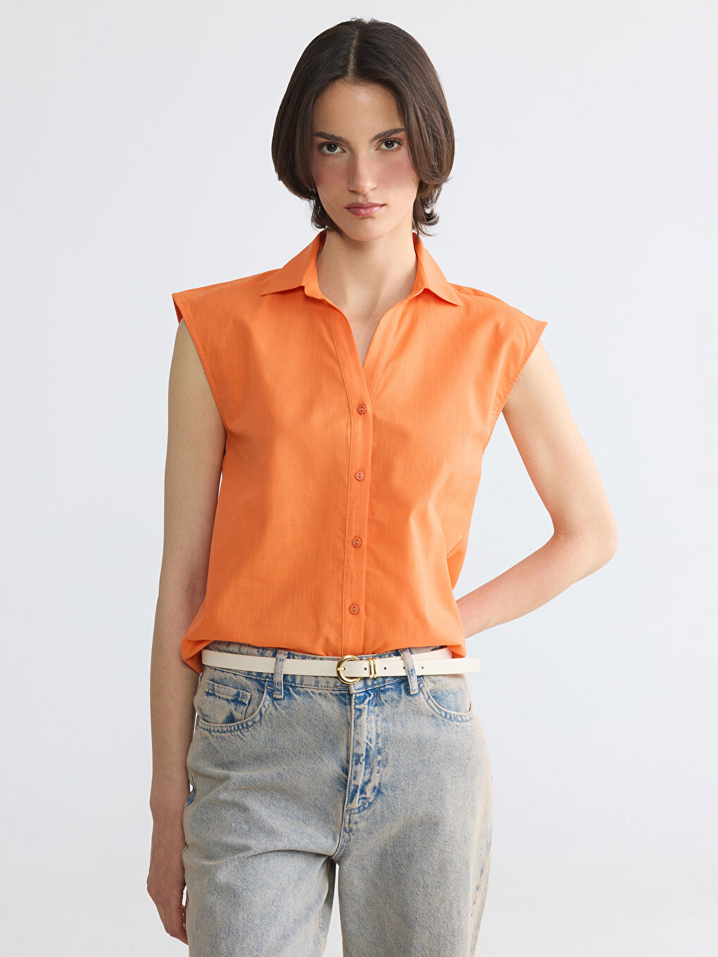 Жена Оранжево Риза