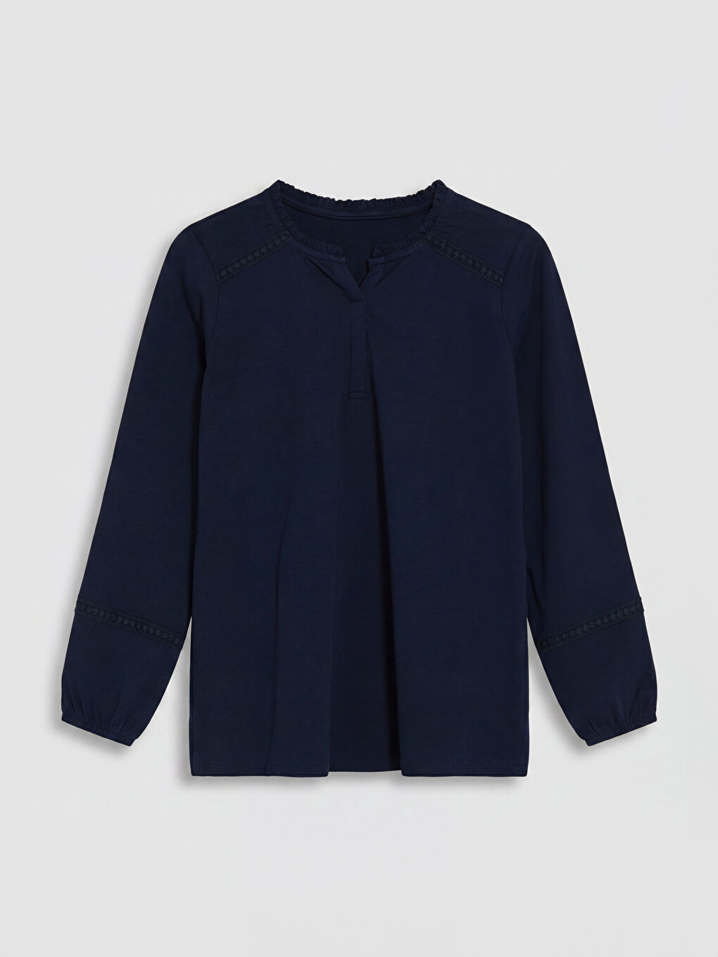 Lacivert Kaçık Yaka Nakışlı Bluz