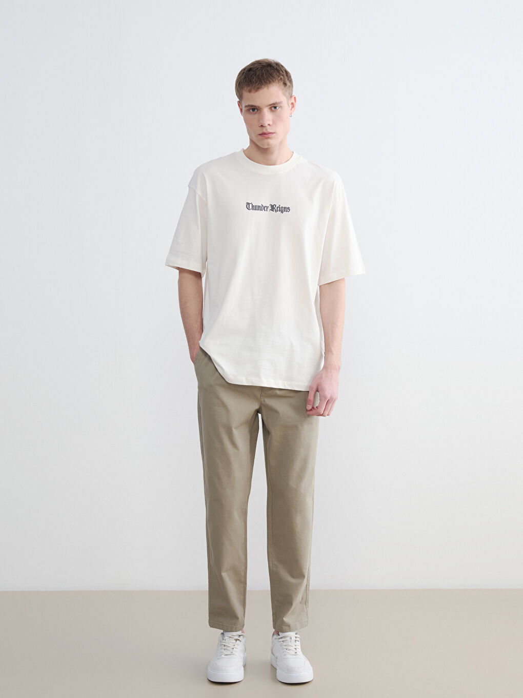 Ekru Oversize Bisiklet Yaka Baskılı Erkek Tişört-1