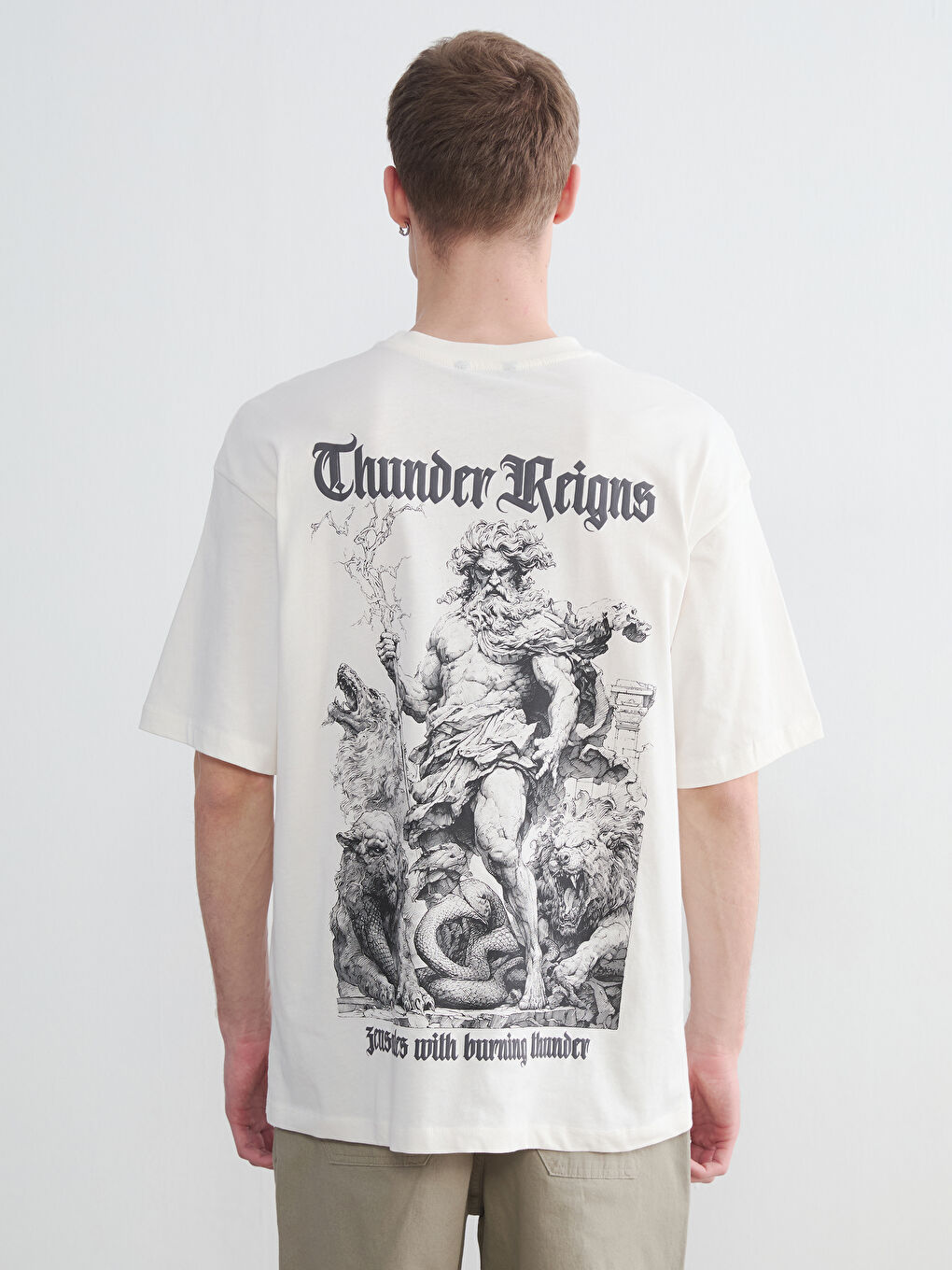 Ekru Oversize Bisiklet Yaka Baskılı Erkek Tişört-3