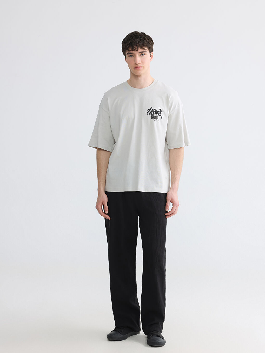 дөңгелек жағалы принтті ерлер футболкасы-1