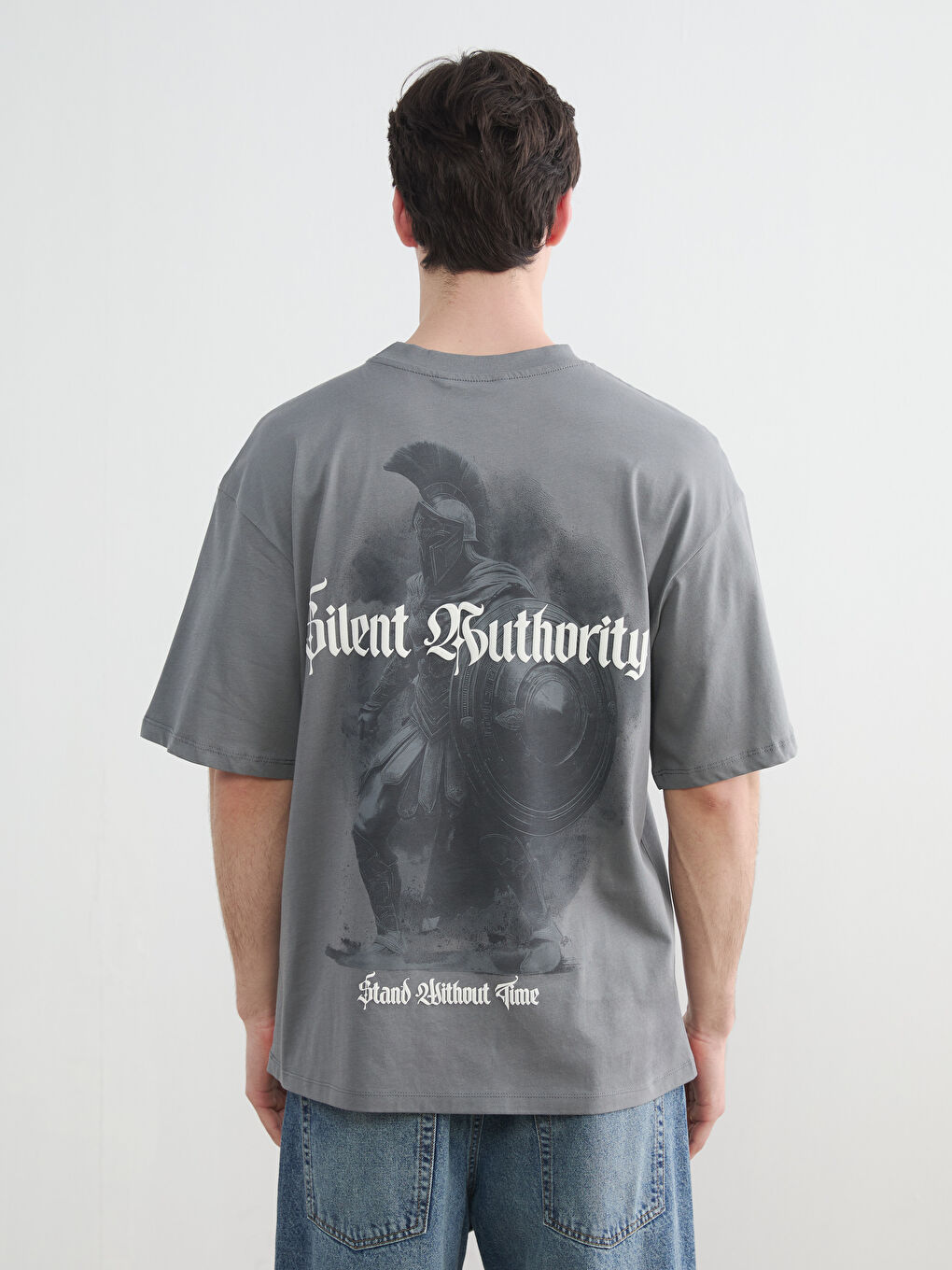 Gri Bisiklet Yaka Oversize Baskılı Erkek Tişört-3