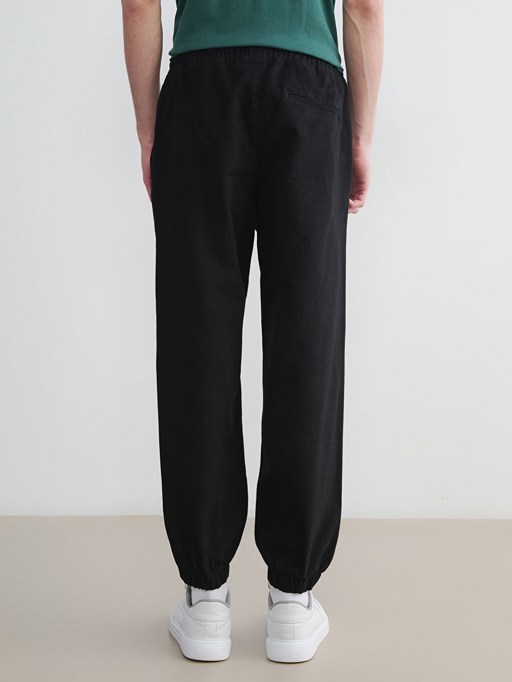Siyah Standart Kalıp Gabardin Erkek Jogger Pantolon-2