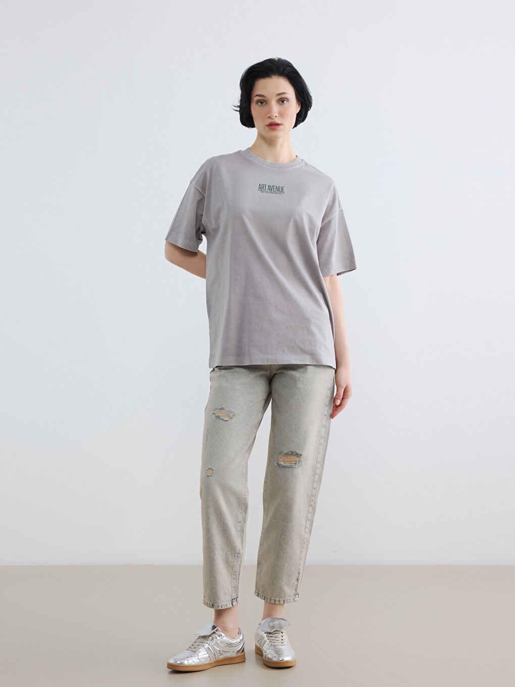 Haki Bisiklet Yaka Baskılı Oversize Kadın Tişört-1