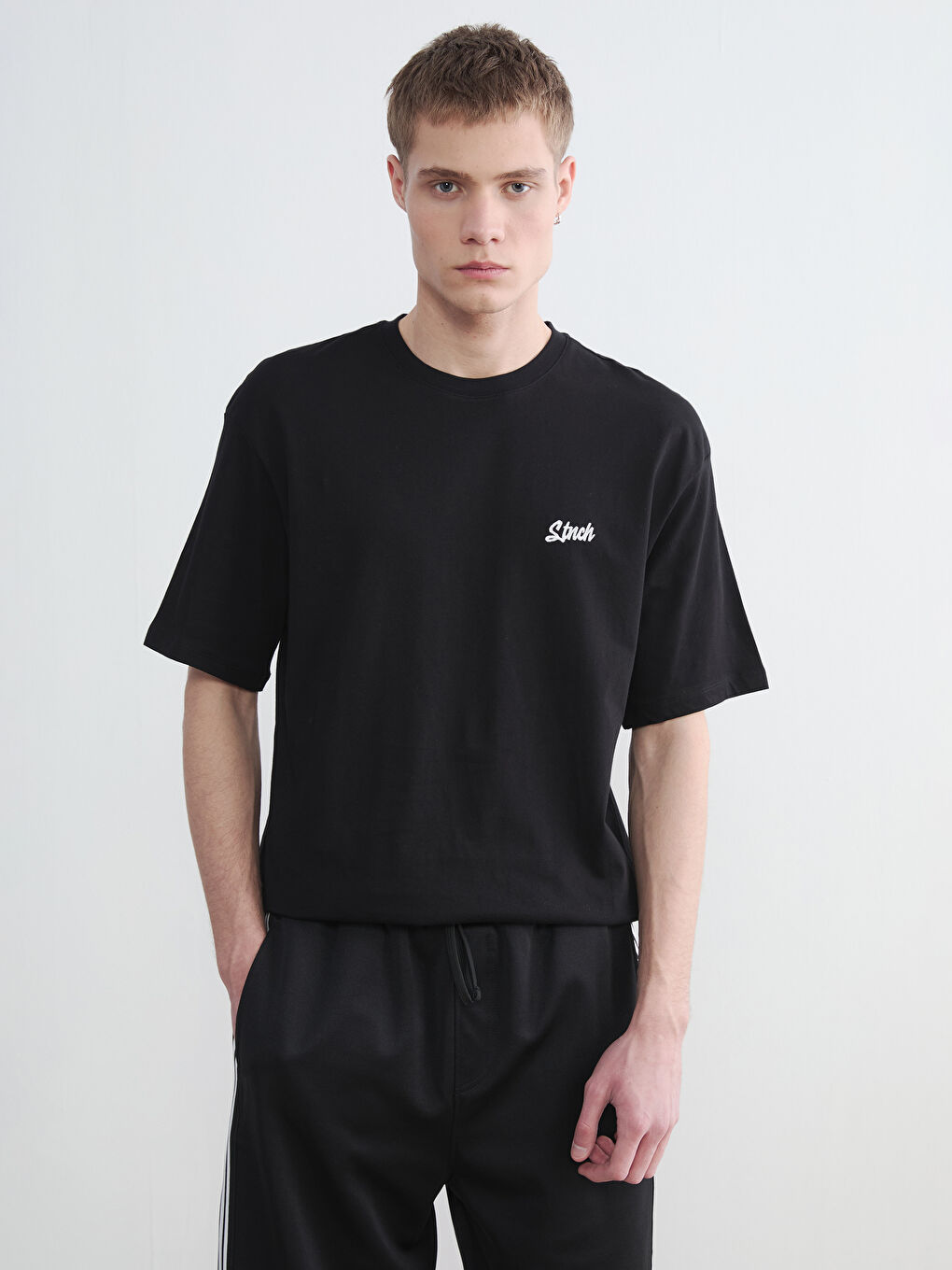 Siyah Bisiklet Yaka Baskılı Erkek Tişört