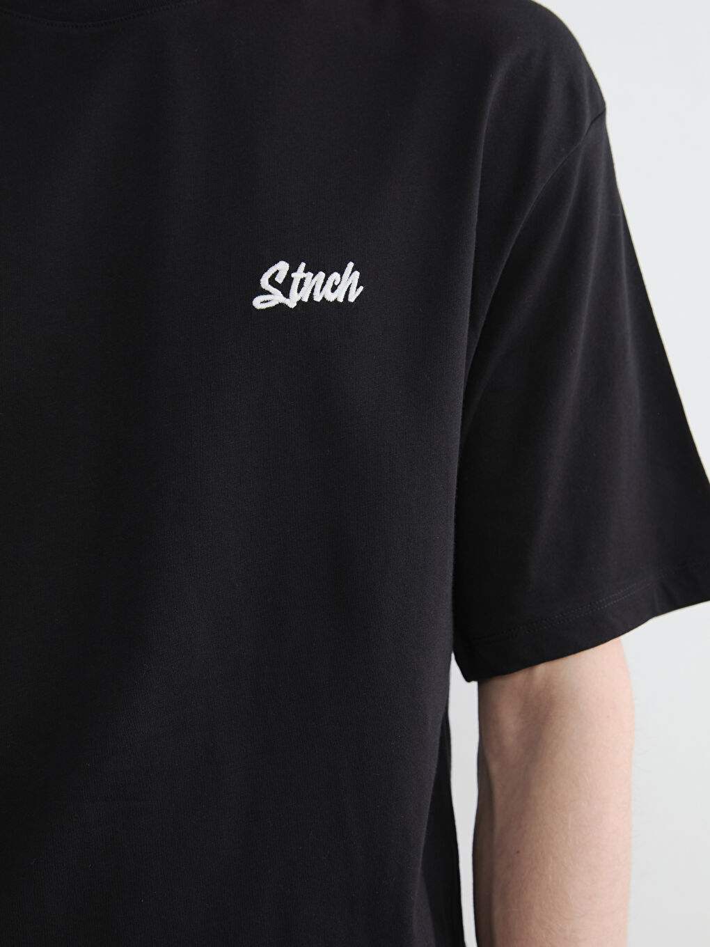 Siyah Bisiklet Yaka Baskılı Erkek Tişört-2