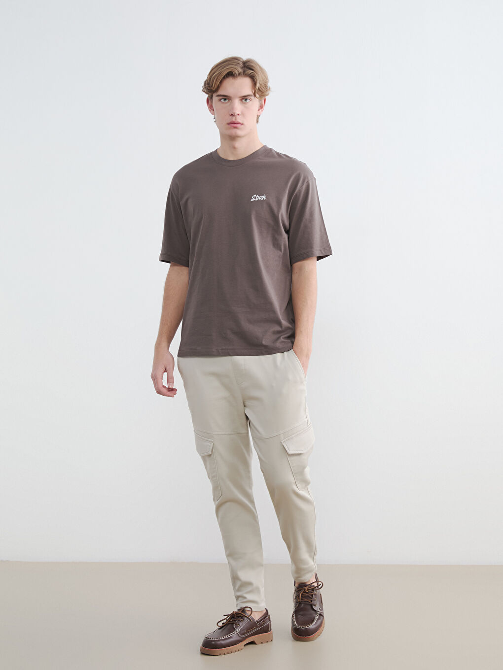 Kahverengi Bisiklet Yaka Baskılı Erkek Tişört-1