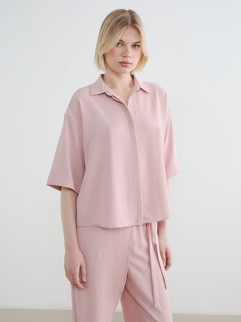 Pembe Oversize Krep Kadın Gömlek