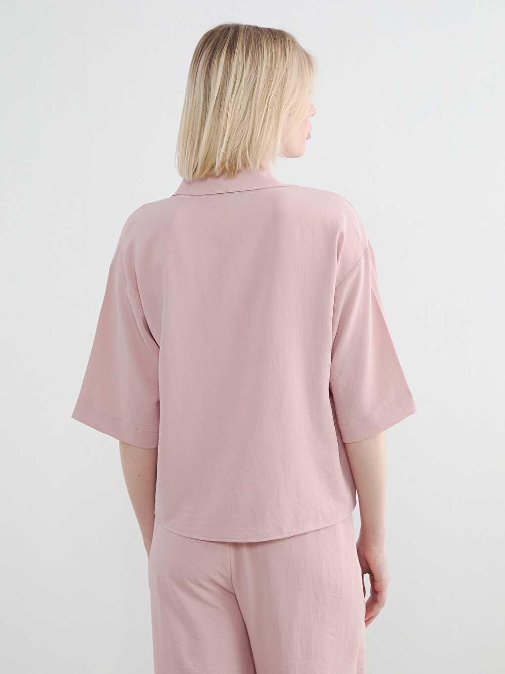 Pembe Oversize Krep Kadın Gömlek-3