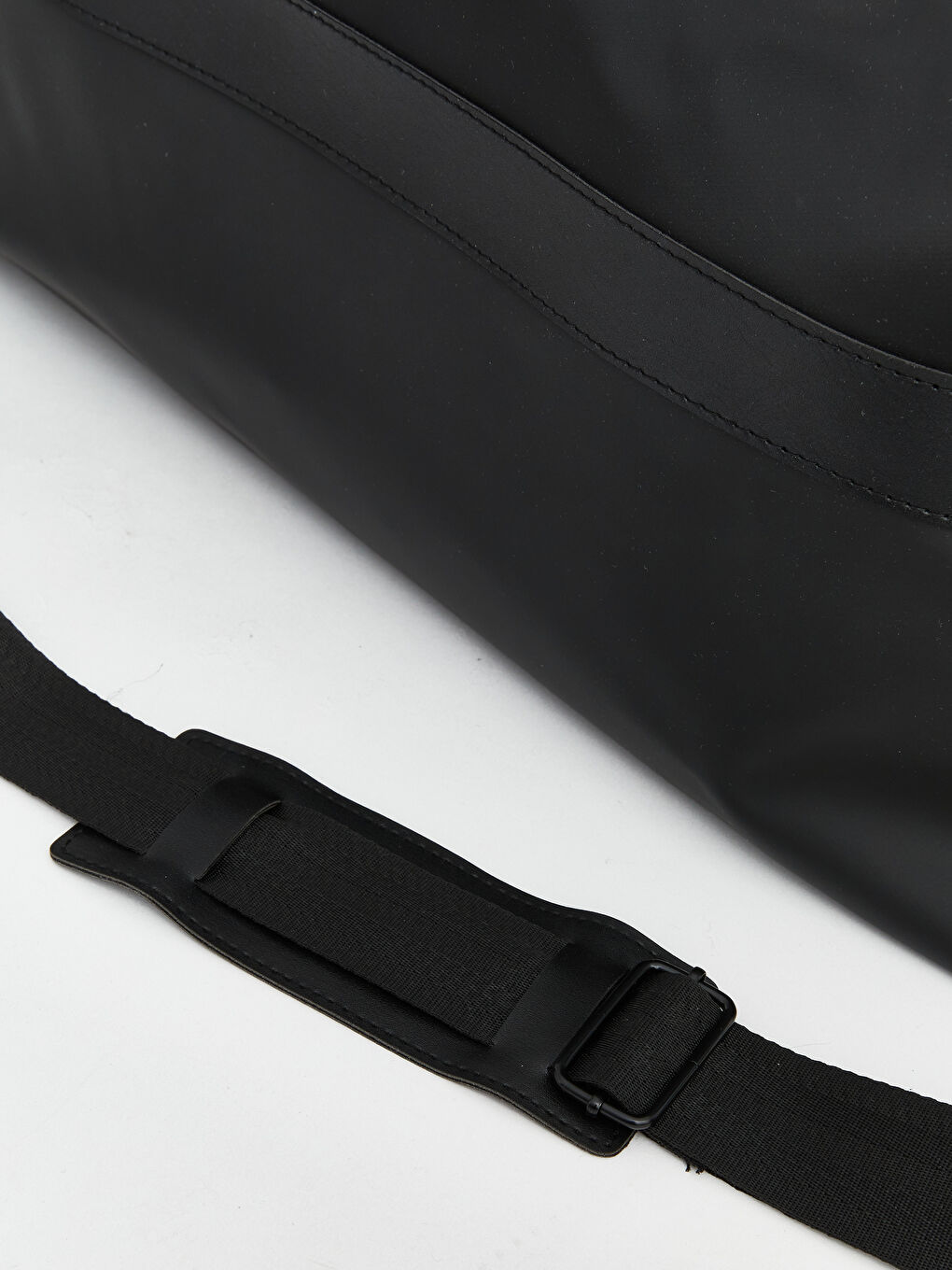 Siyah Deri Görünümlü Erkek Çanta-3