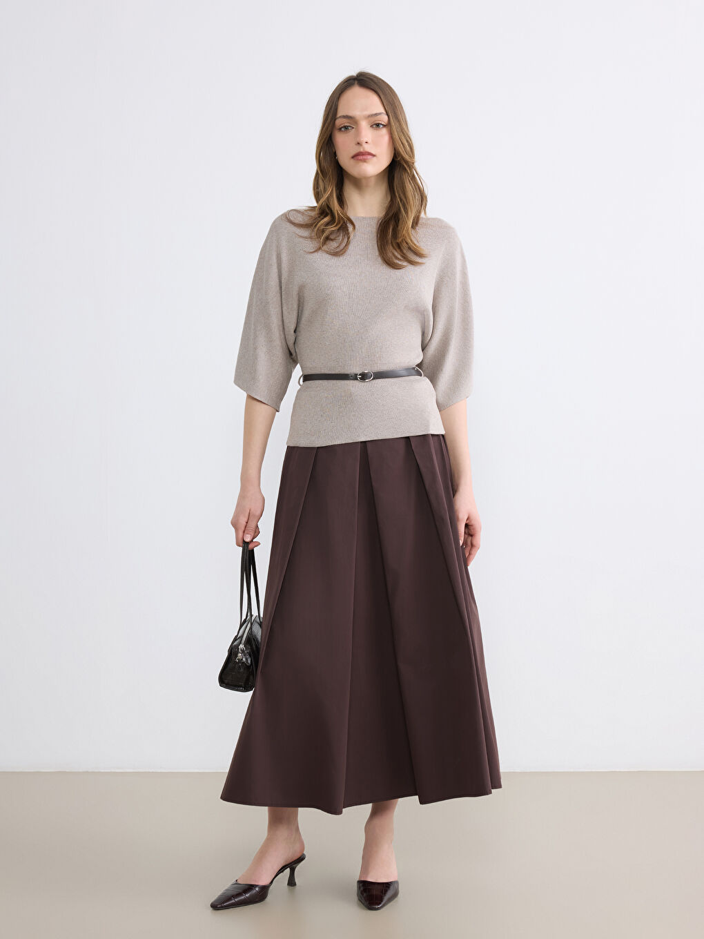 Bej Kayık Yaka Beli Kemerli Kadın Triko Kazak	-1