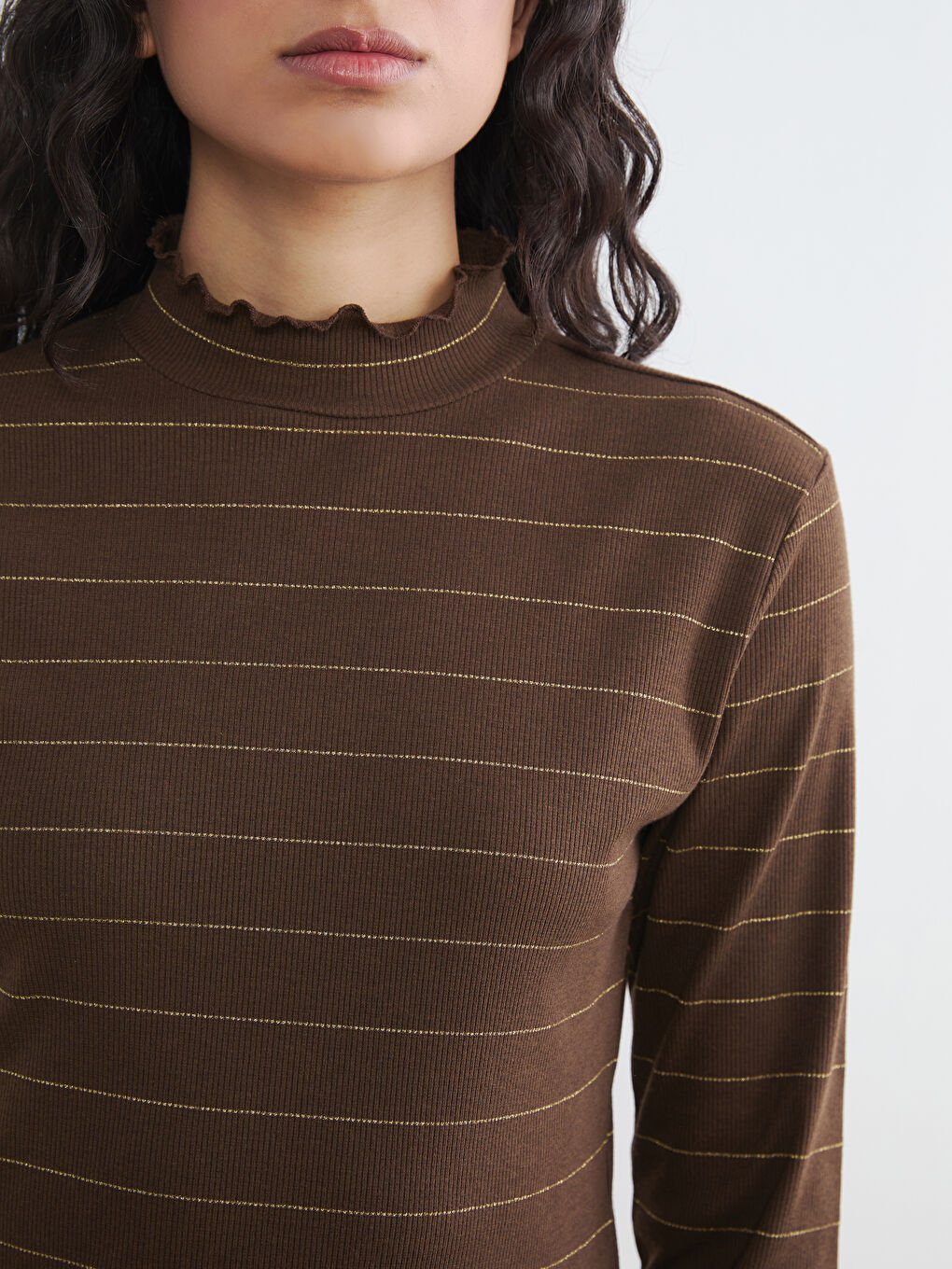 Kahverengi Fırfırlı Dik Yaka Çizgili Kadın Body	-2