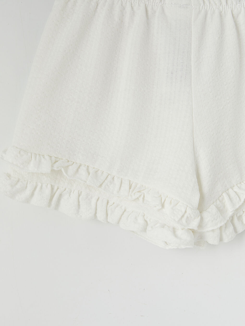 Beyaz Beli Lastikli Fırfırlı Kız Çocuk Şort-2