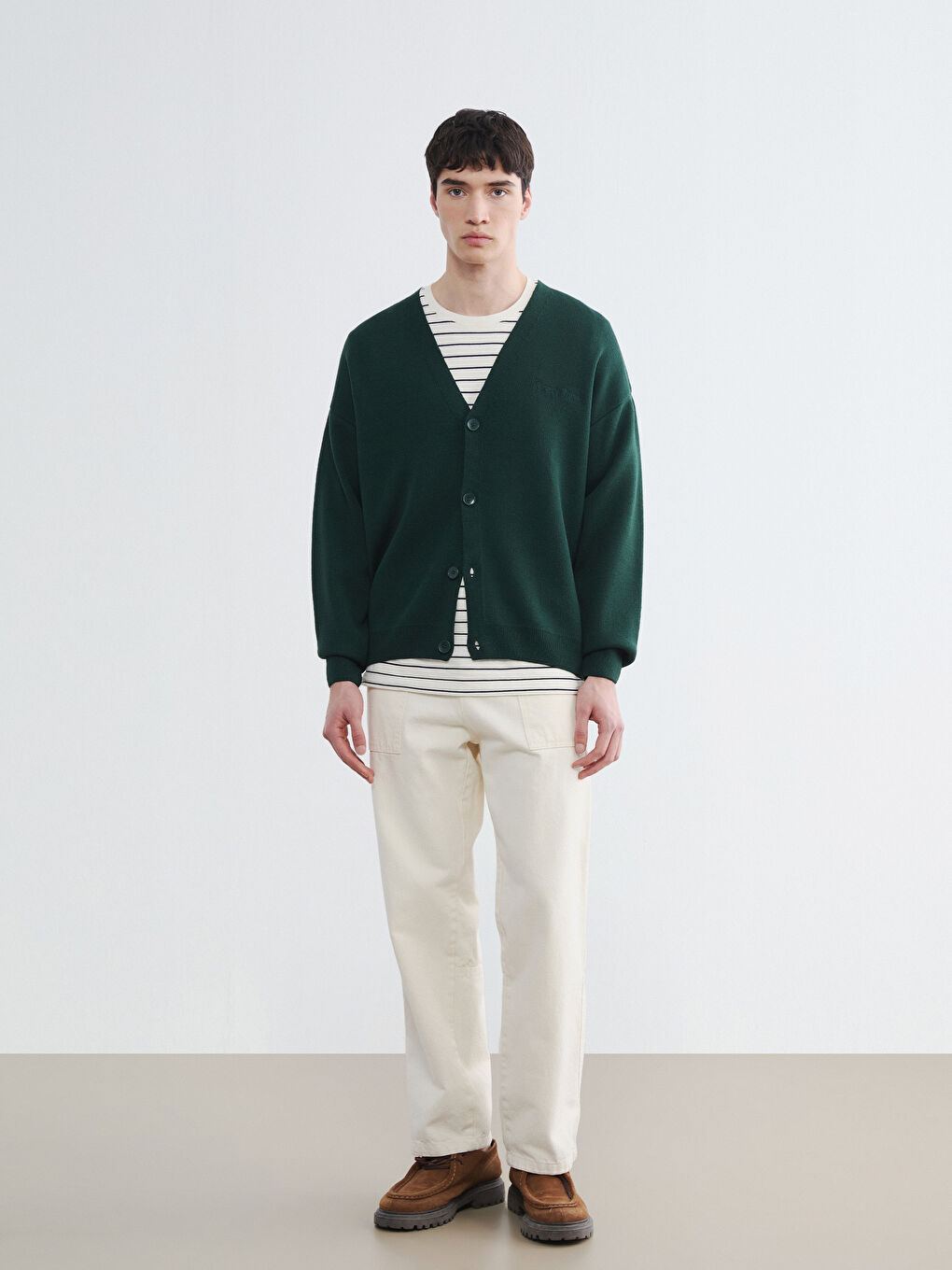 Yeşil Rahat Kalıp V Yaka Nakışlı Erkek Triko Hırka-1