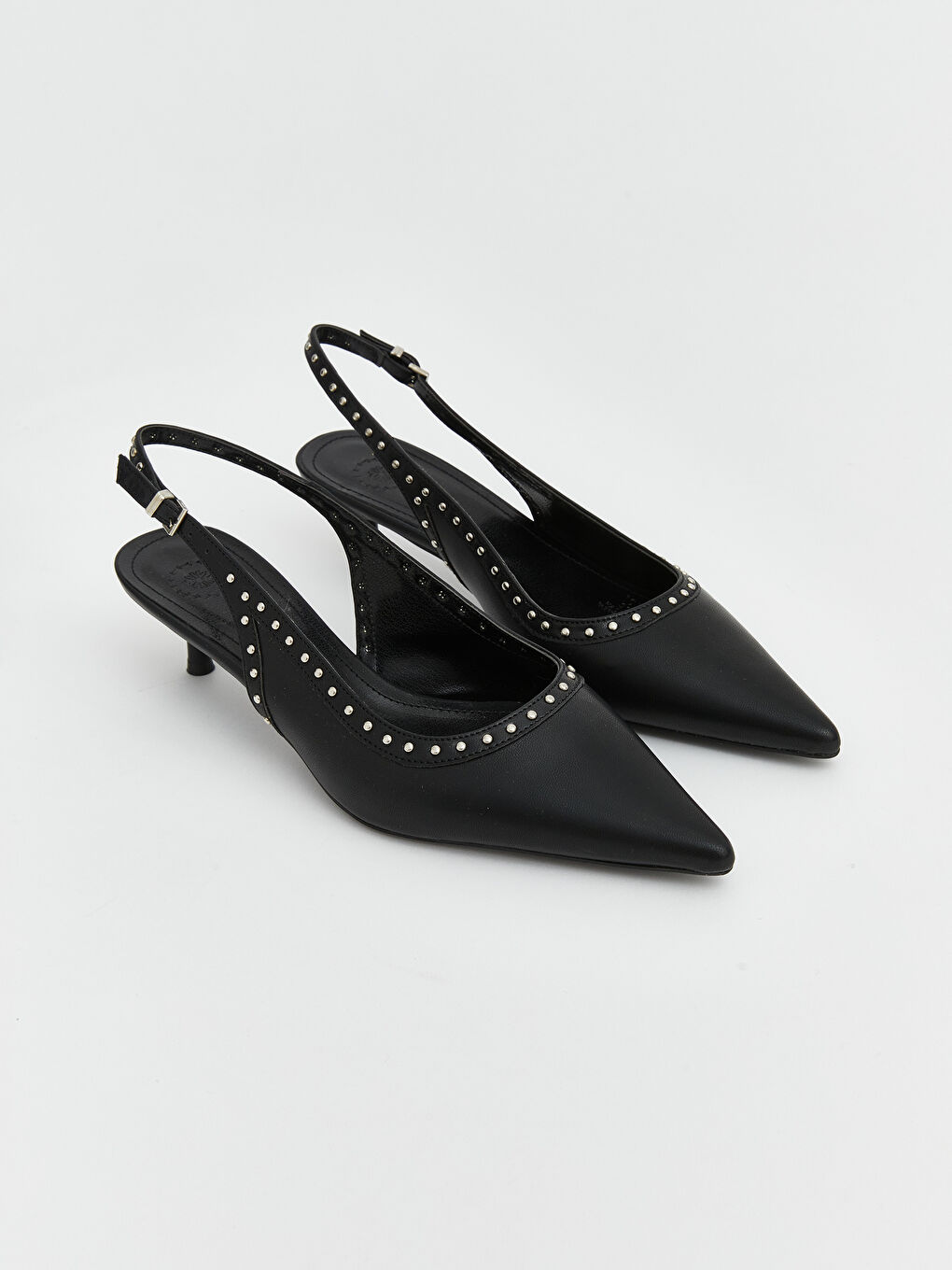 Siyah Sivri Burun Kadın Topuklu Ayakkabı