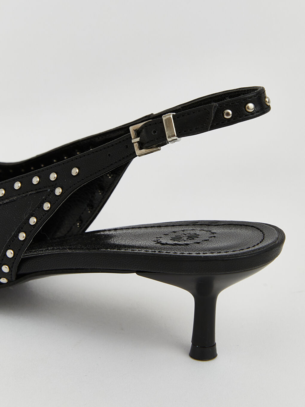 Siyah Sivri Burun Kadın Topuklu Ayakkabı-4