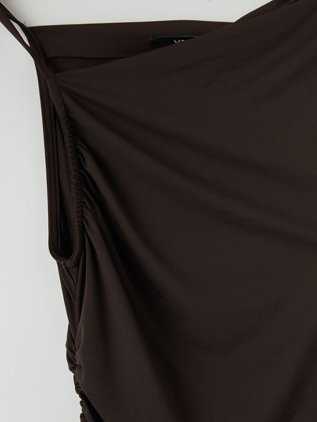 Kahverengi Asimetrik Yaka Büzgülü Bluz-2