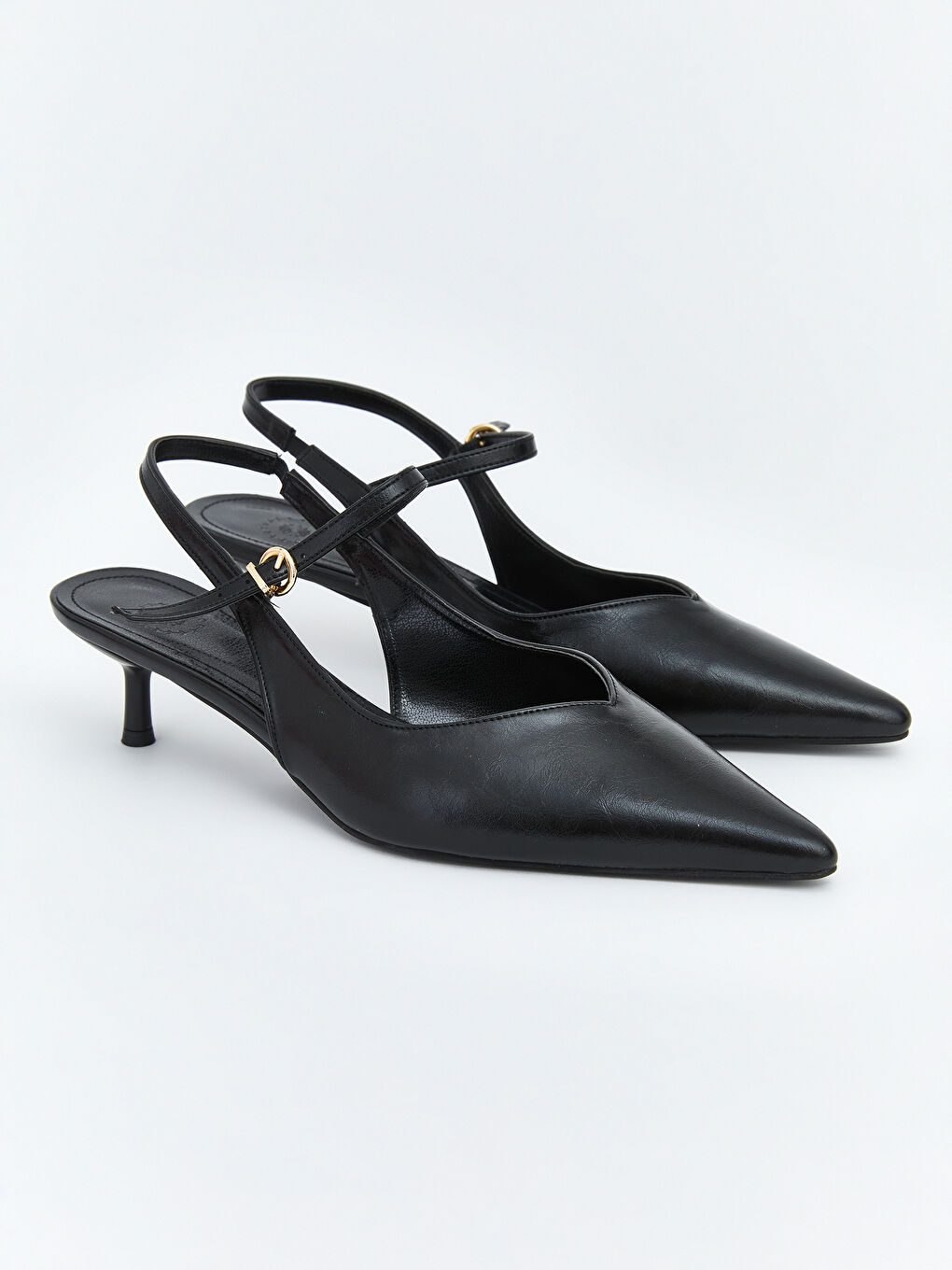 Siyah Sivri Burun Kadın Topuklu Ayakkabı