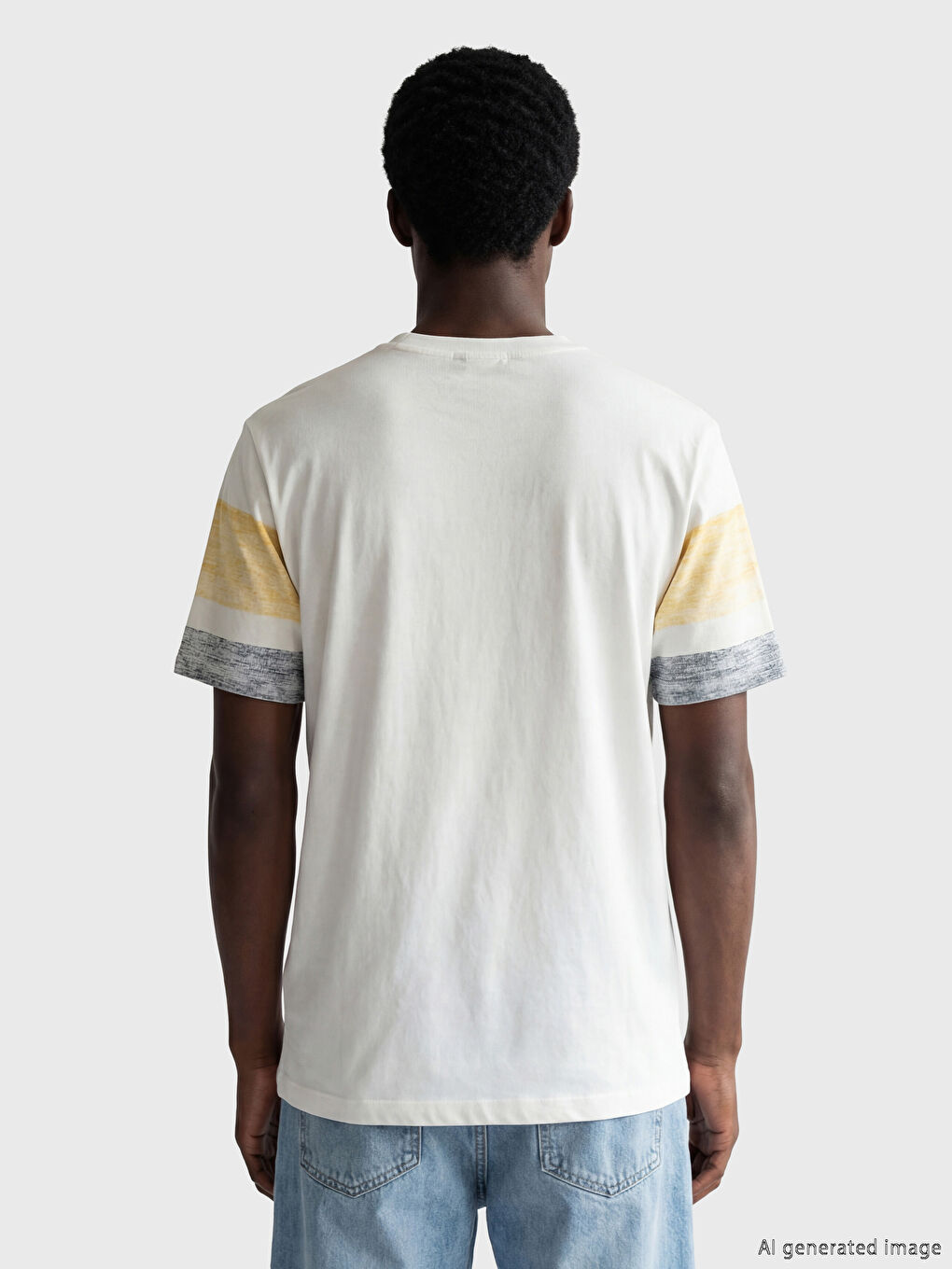 Beyaz Bisiklet Yaka Renk Bloklu Penye Erkek Tişört-3