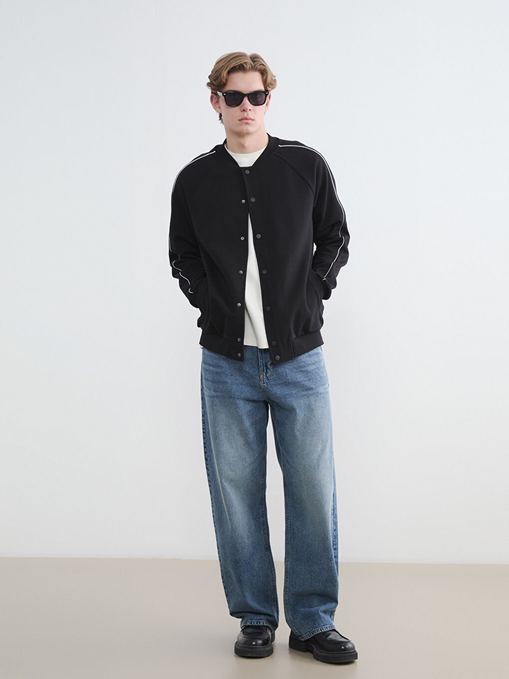 Siyah Rahat Kalıp Erkek Çıtçıtlı Sweatshirt-1