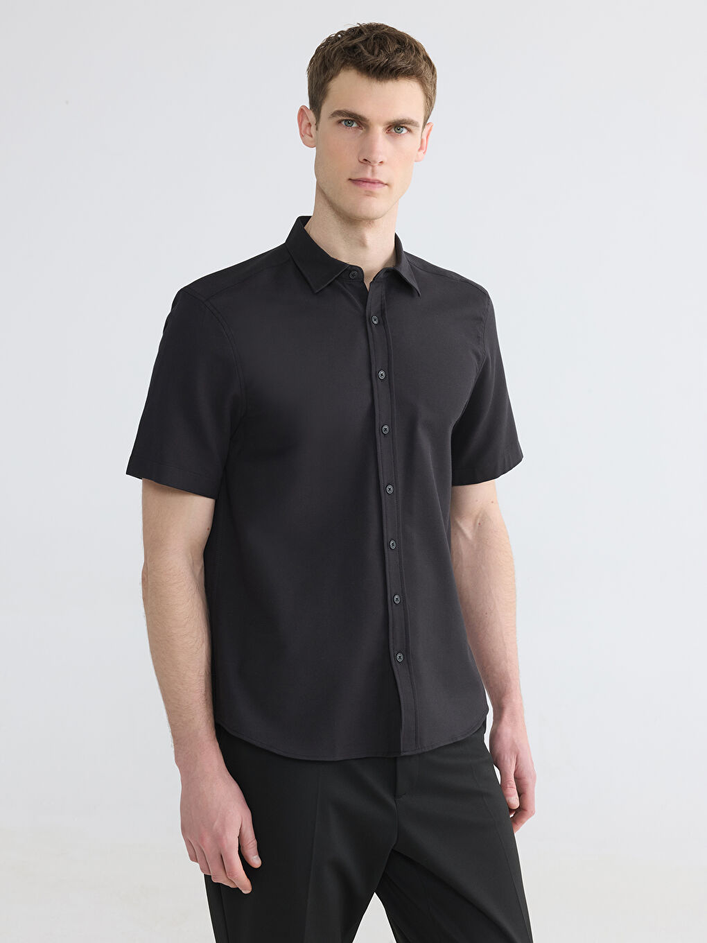 Siyah Regular Fit Erkek Dokulu Gömlek