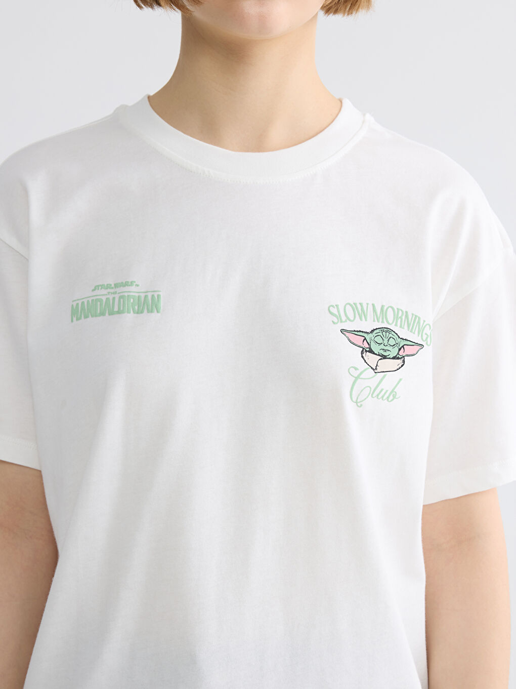Beyaz The Mandalorian Baskılı Kadın Tişört-2
