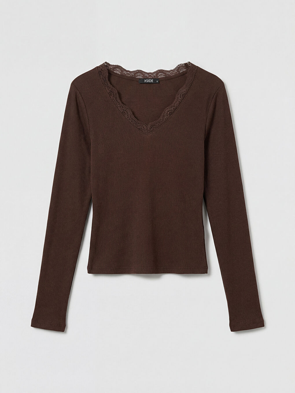 Kahverengi V Yaka Dantel Detaylı Bluz	