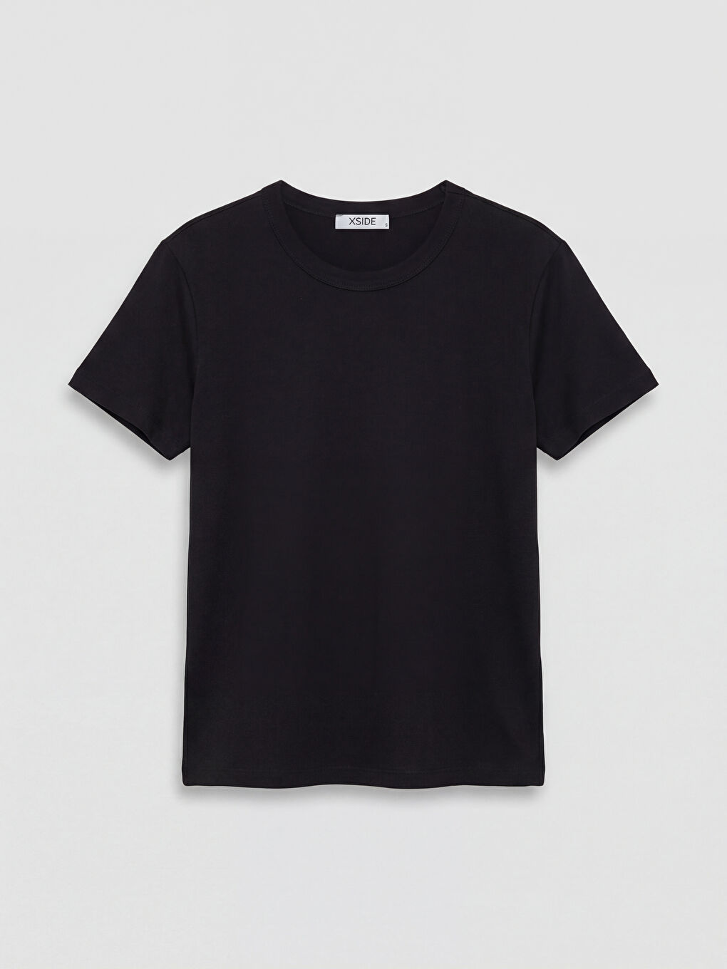 Siyah Bisiklet Yaka Kadın Tişört	