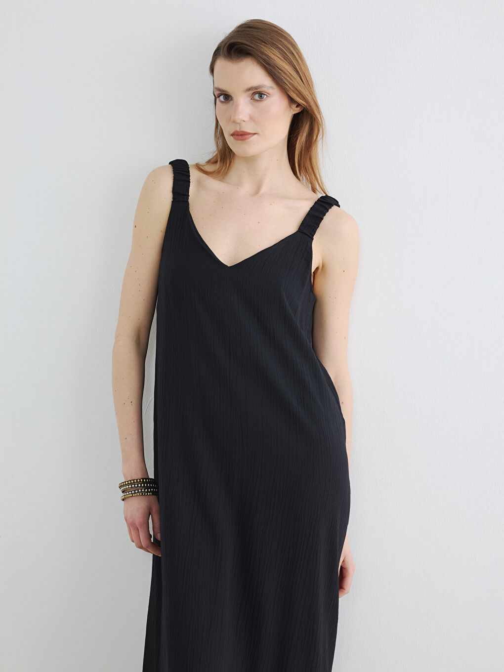 Рокля с V-образно деколте, набрана, А-силует-1