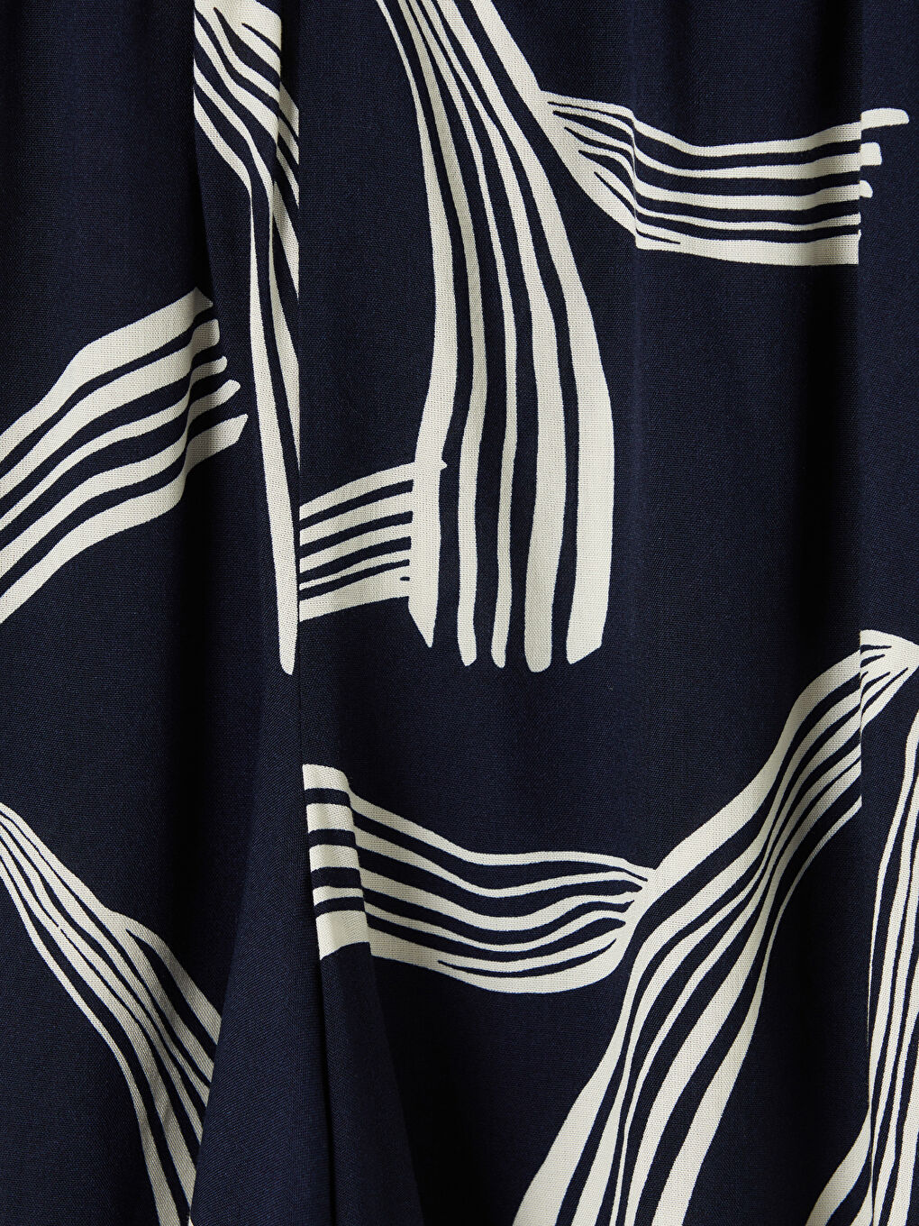 Lacivert Beli Lastikli Desenli Kadın Şort-2