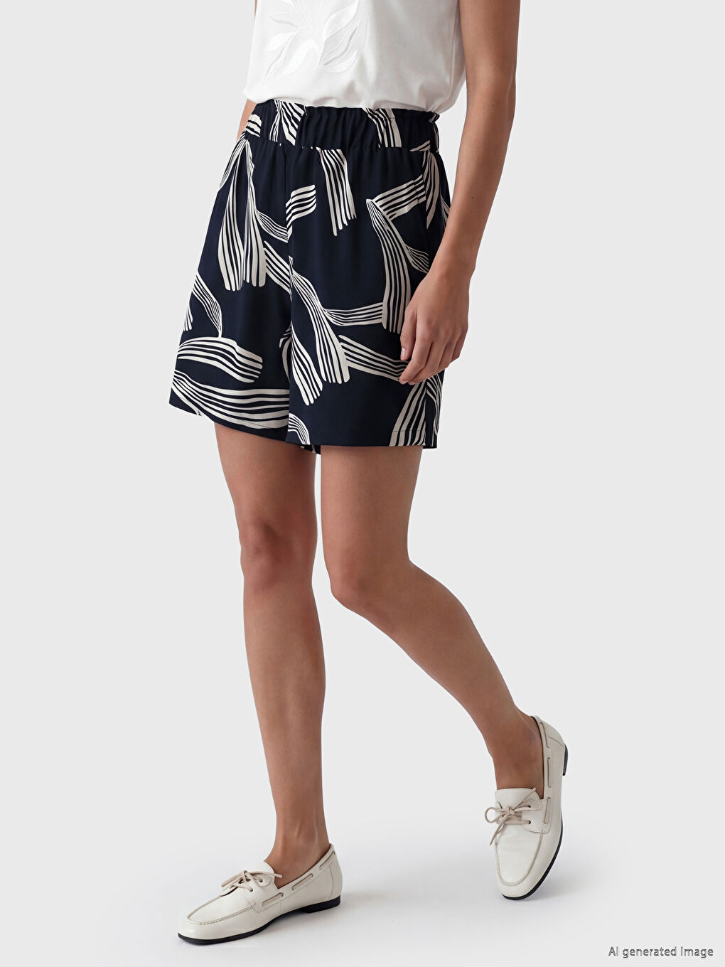 Elastic Waist Patterned Women's Shorts-1