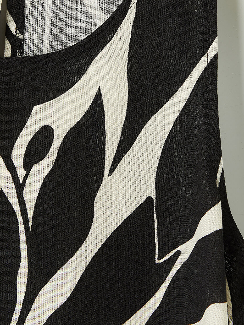 Siyah Bisiklet Yaka Desenli Bluz-2