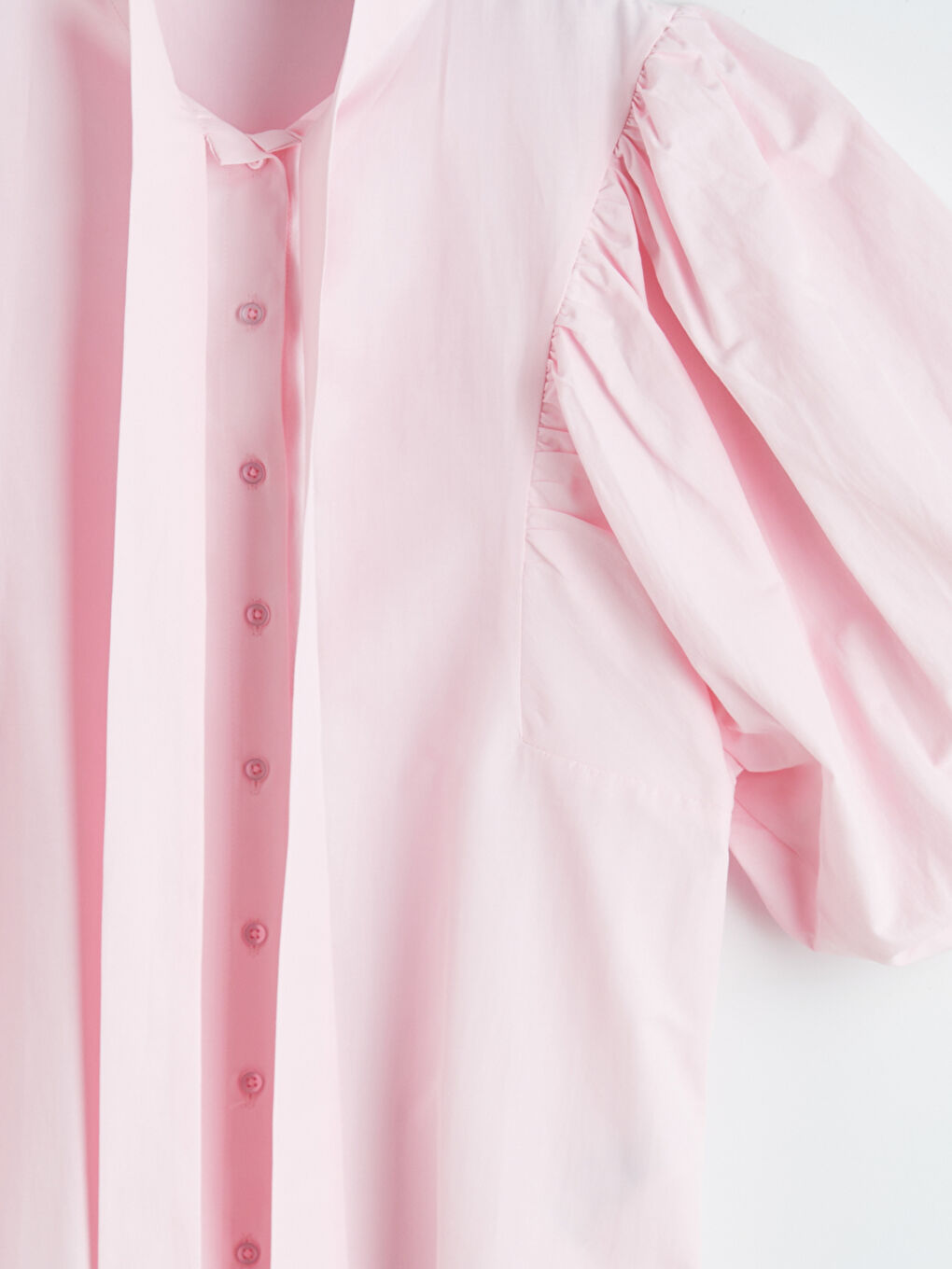 Pembe Fular Yakalı Balon Kollu Kadın Gömlek-6