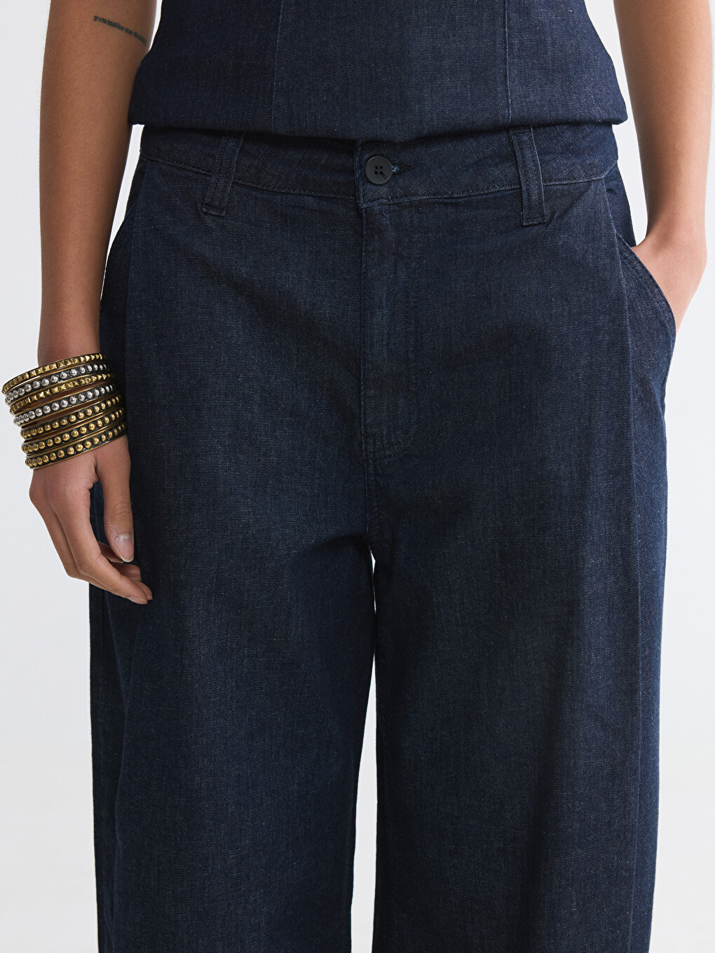 Balloon Fit Women's Jeans-3