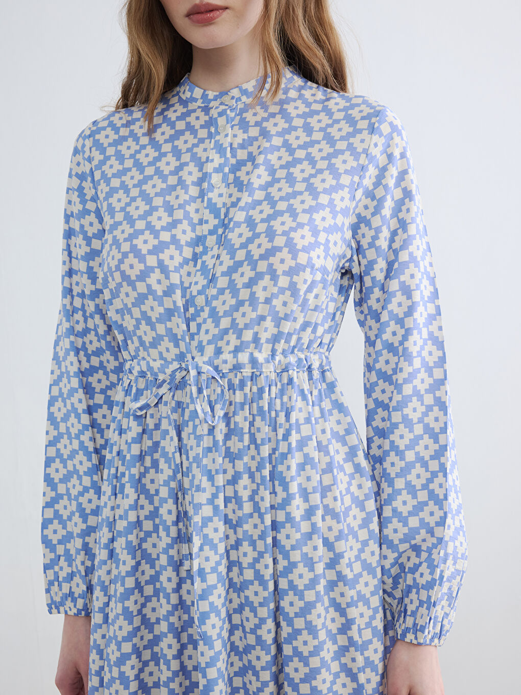 Mavi Hakim Yaka Desenli Belden Oturtmalı Elbise-2